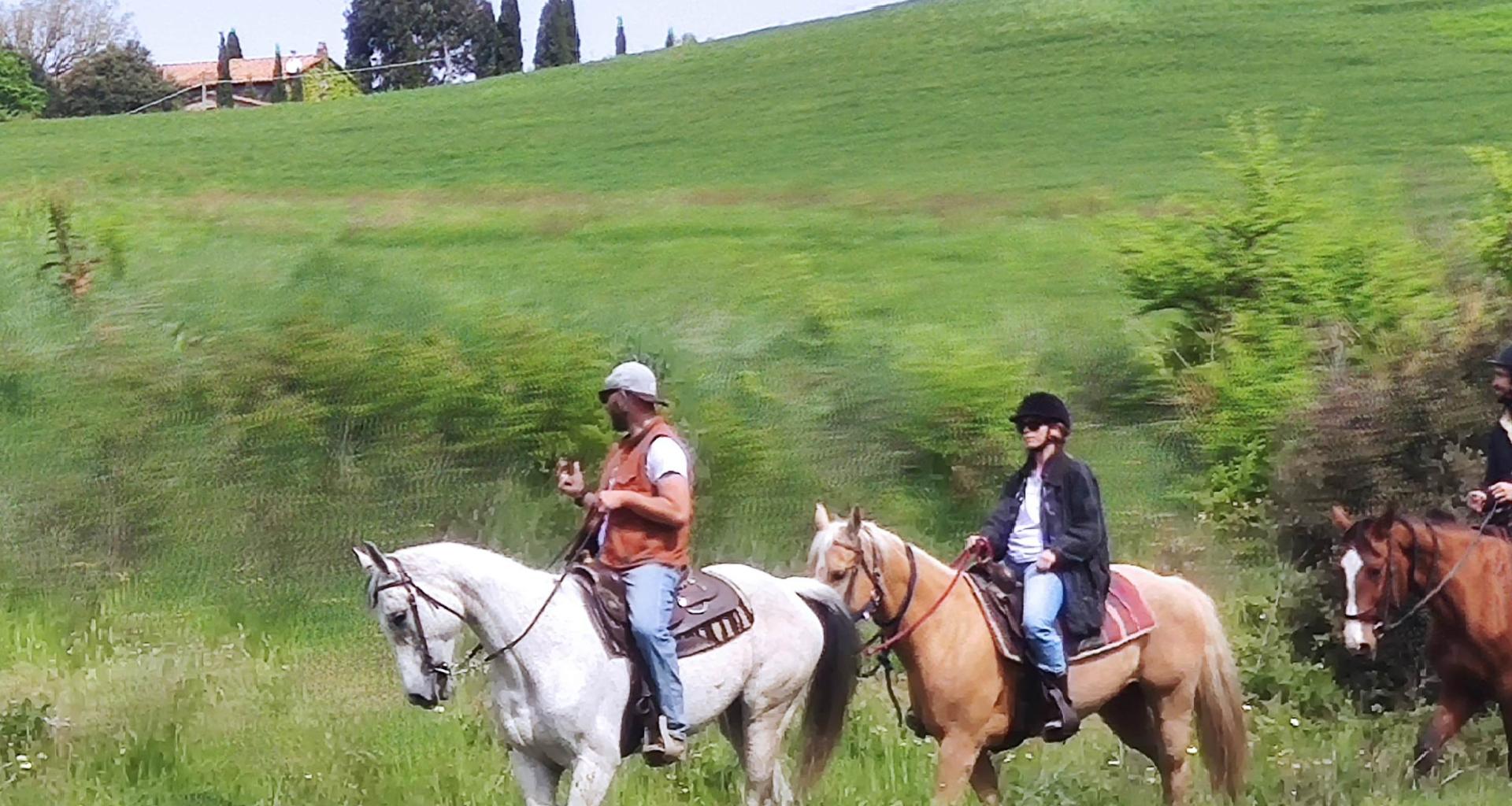 trekking a cavallo toscana